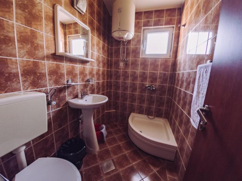 Apartmani Lasta Dobra Voda Zewnętrze zdjęcie