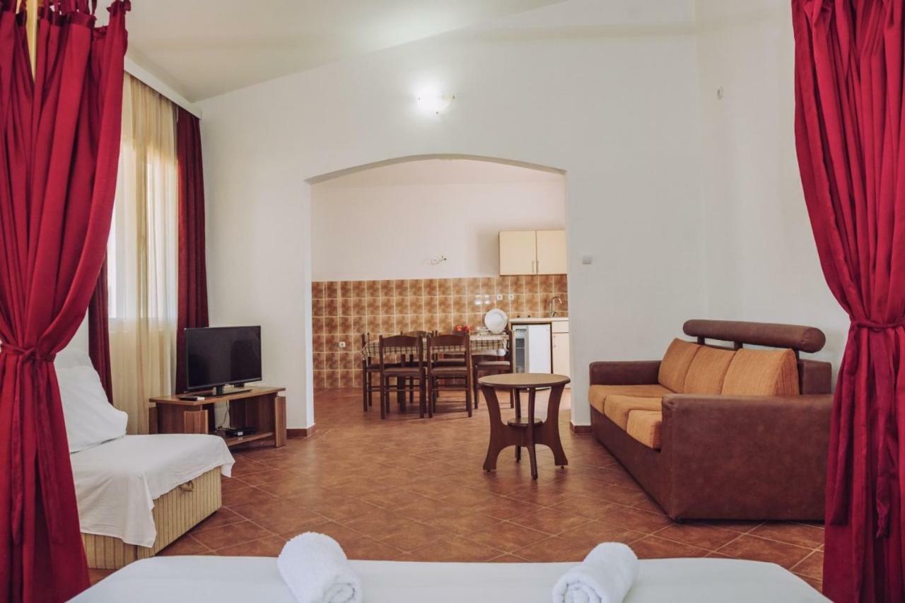 Apartmani Lasta Dobra Voda Zewnętrze zdjęcie